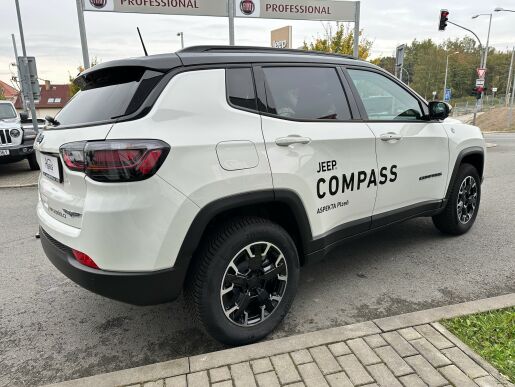 Jeep Compass Trailhawk 4xe 1.3 240k PHEV