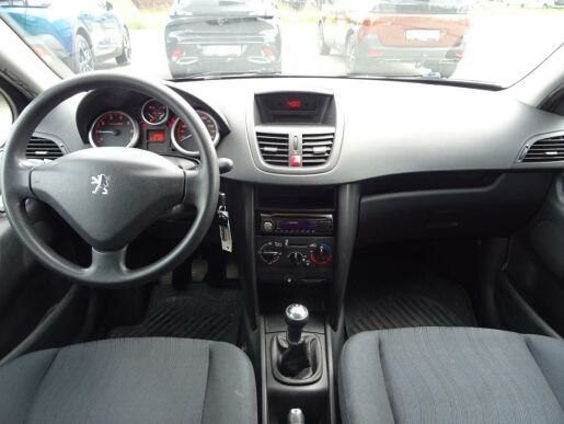Peugeot 207 hatchback 1,4 i 75k