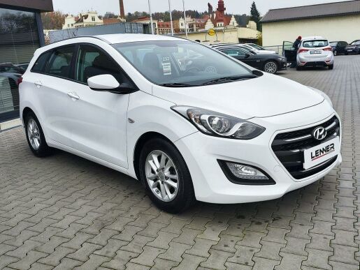 Hyundai i30 1.6i/88kW Trikolor