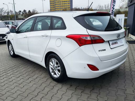 Hyundai i30 1.6i/88kW Trikolor