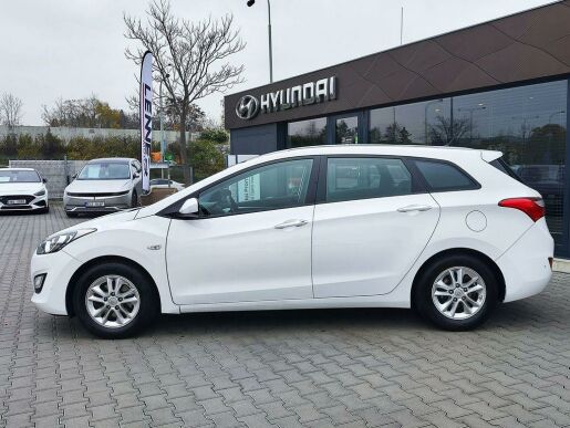 Hyundai i30 1.6i/88kW Trikolor