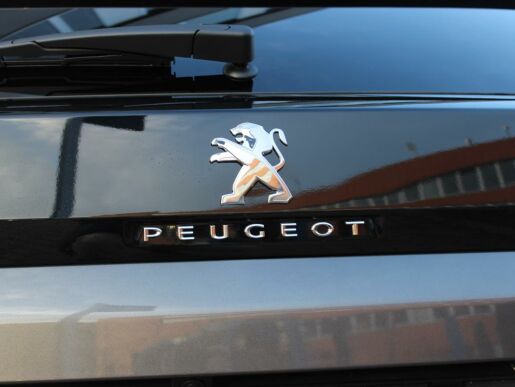 Peugeot 3008 ALLURE PACK Hybrid 136 e-DCS6