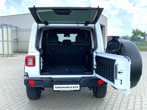 Jeep Wrangler SAHARA 2,0T 4X4