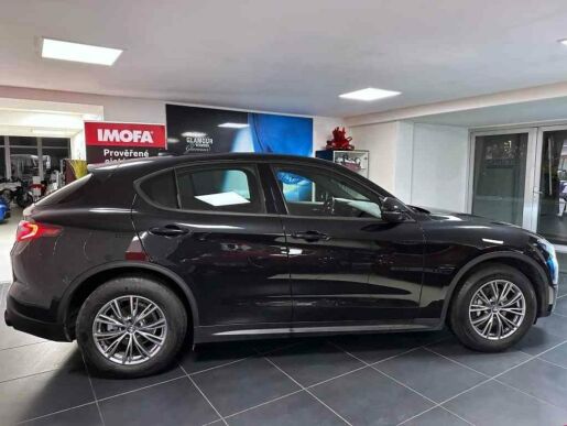 Alfa Romeo Stelvio MY23 2.2 JTDm 210k AT8 ZF Q4 4