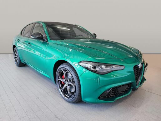 Alfa Romeo Giulia 2,0 Turbo 280k Q4 AT8 TRIBUTO