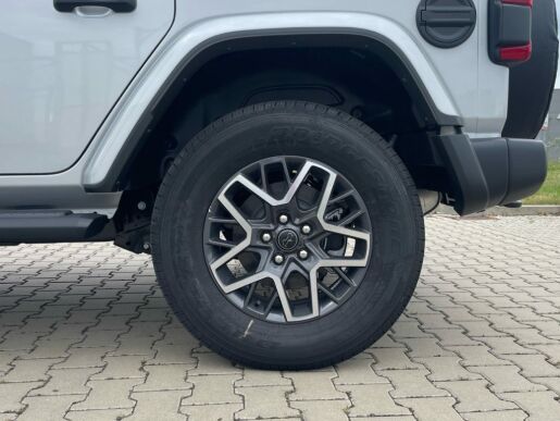 Jeep Wrangler SAHARA 2,0T 4X4