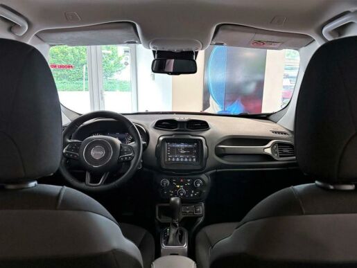 Jeep Renegade 1.3 T4 150k DDCT AT Limited, r