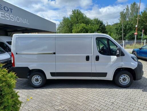 Peugeot Boxer Furgon 3300 L2H1 BlueHDi 140k