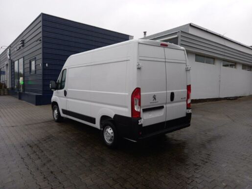 Peugeot Boxer Furgon 3300 L2H2 BlueHDi 140k