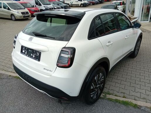 Fiat 600 1,2 HYBRID AT 100k /SKLADEM/