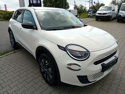 Fiat 600 1,2 HYBRID AT 100k /SKLADEM/