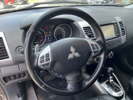 Mitsubishi Outlander 2,2 DI-D  Intense Plus AT