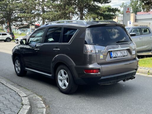 Mitsubishi Outlander 2,2 DI-D  Intense Plus AT