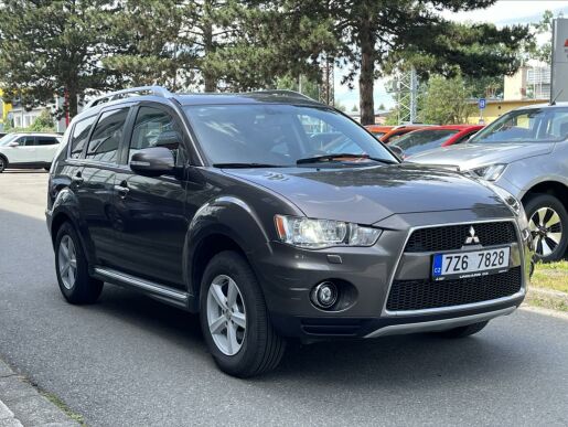 Mitsubishi Outlander 2,2 DI-D  Intense Plus AT