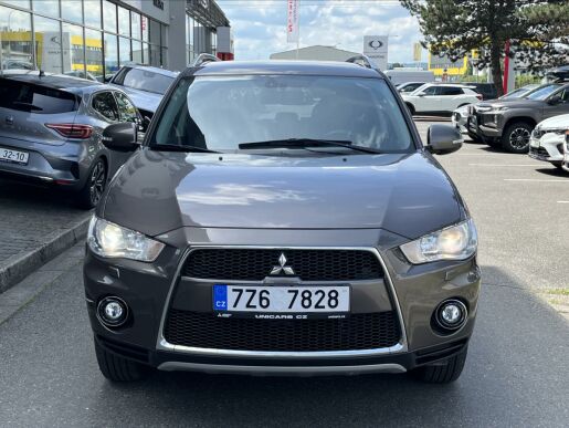 Mitsubishi Outlander 2,2 DI-D  Intense Plus AT