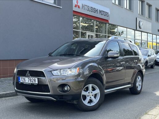 Mitsubishi Outlander 2,2 DI-D  Intense Plus AT