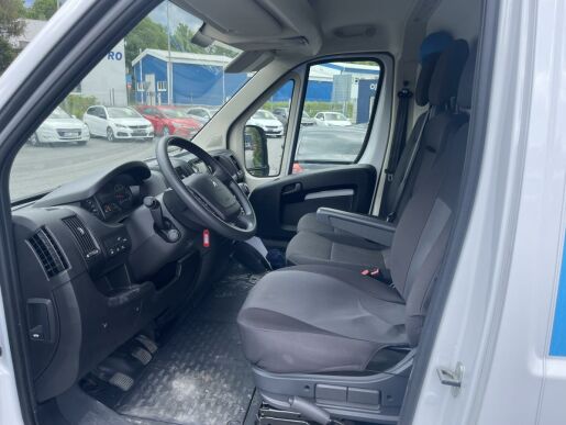 Peugeot Boxer 3300 L2H2 BlueHDi 165k MAN6