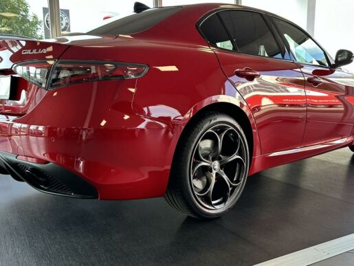 Alfa Romeo Giulia 2.2JTDm 210k Q4 Tributo