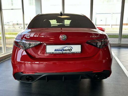 Alfa Romeo Giulia 2.2JTDm 210k Q4 Tributo