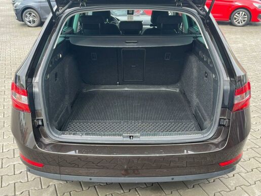 Škoda Superb 2.0 TDI/110kW Style Combi DSG