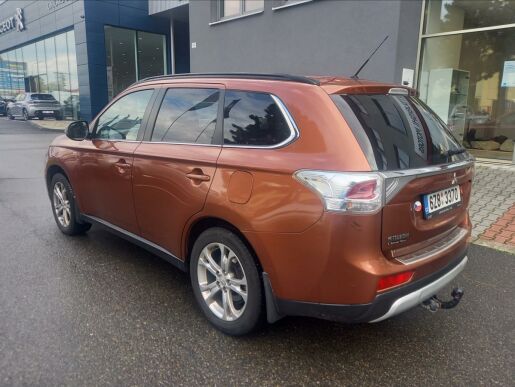 Mitsubishi Outlander 2,2 DI-D  Intense Plus