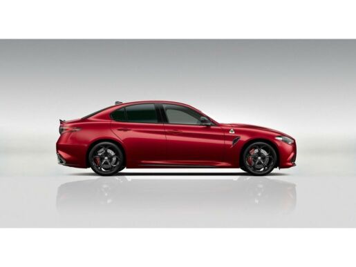 Alfa Romeo Giulia 2.9 V6 BiTurbo 520k QV Carbon