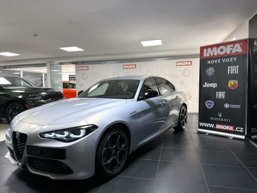 Alfa Romeo Giulia 2.2 JTDm 160k AT8 ZF Sprint *9