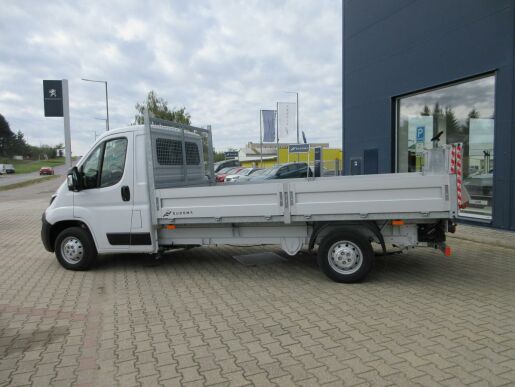 Peugeot Boxer Valník s hydraulickým čelem L3