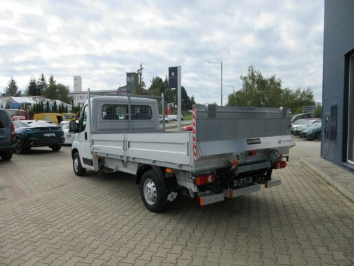 Peugeot Boxer Valník s hydraulickým čelem L3