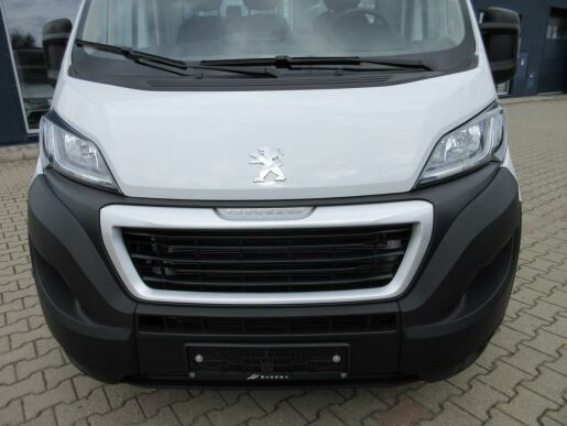 Peugeot Boxer Valník s hydraulickým čelem L3