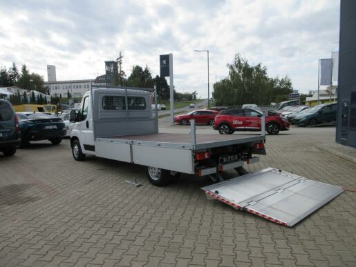 Peugeot Boxer Valník s hydraulickým čelem L3