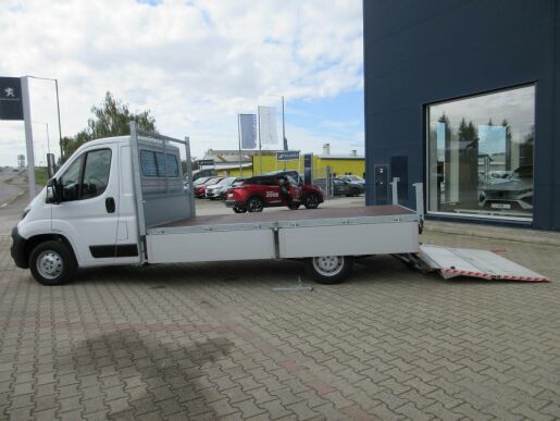 Peugeot Boxer Valník s hydraulickým čelem L3