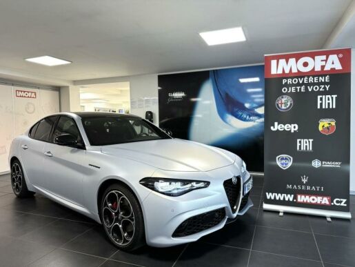 Alfa Romeo Giulia 2.2 JTD 210k AT8 ZF Q4 4x4 Com