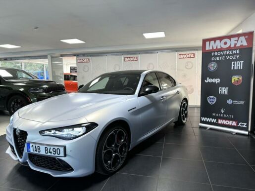 Alfa Romeo Giulia 2.2 JTD 210k AT8 ZF Q4 4x4 Com