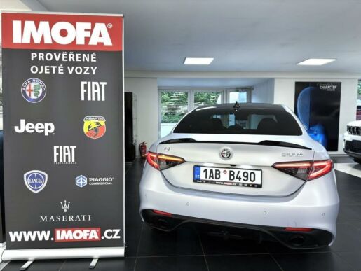 Alfa Romeo Giulia 2.2 JTD 210k AT8 ZF Q4 4x4 Com