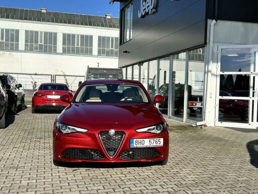 Alfa Romeo Giulia 2.0i 200k TI