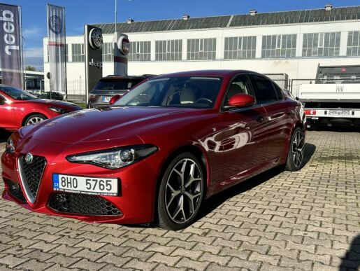 Alfa Romeo Giulia 2.0i 200k TI