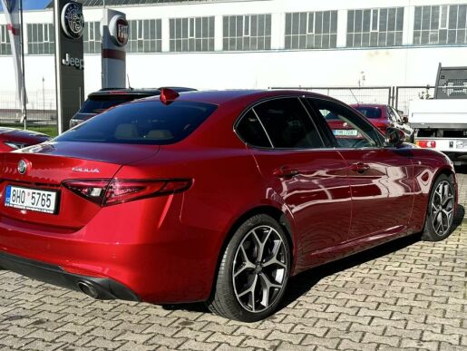 Alfa Romeo Giulia 2.0i 200k TI