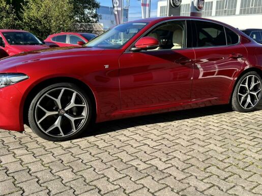 Alfa Romeo Giulia 2.0i 200k TI