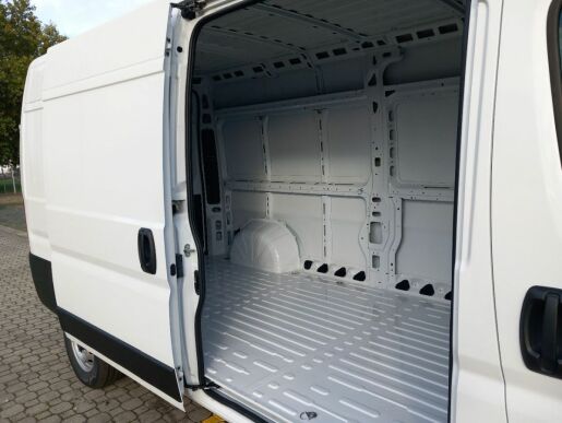 Peugeot Boxer Furgon 3500 L3H2 BlueHDi 140k