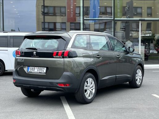 Peugeot 5008 2,0 BlueHDi  Active Navi