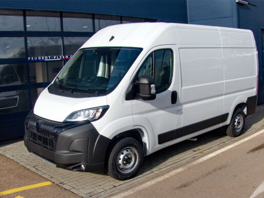 Peugeot Boxer FURGON L2H2 2.2 BHDI 120 */**