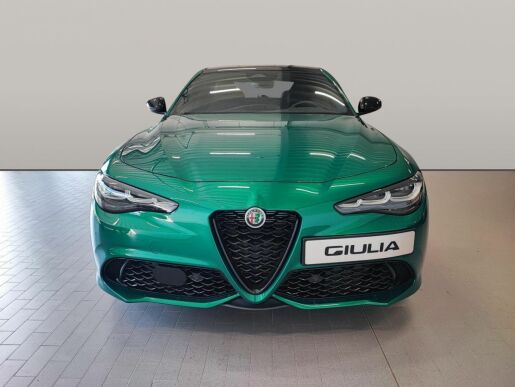 Alfa Romeo Giulia 2,0 Turbo 280k Q4 AT8 TRIBUTO