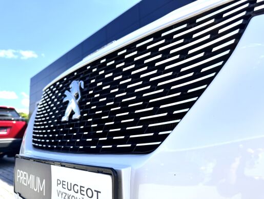 Peugeot 2008 Elektromobil, ČR, dojezd 345 km