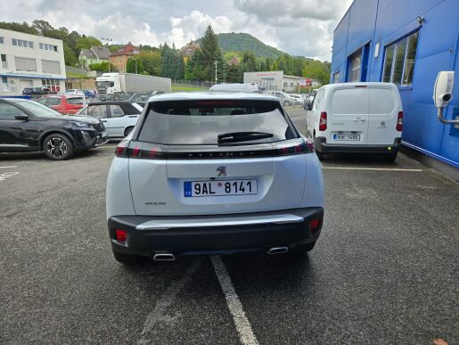 Peugeot 2008 ALLURE PACK 1.2 130k MAN6 ČR PLNÁ VÝBAVA VČ NAVIGACE