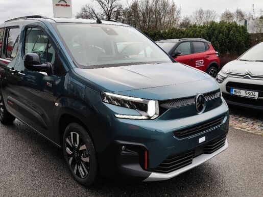 Citroën Berlingo osobní MAX 1.5BlueHDI 130k S&S EAT8 paket XTR+paket střecha MODUTOP