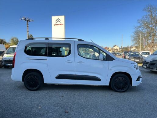 Opel Combo 1,2 PT 110k 7 Míst Záruka