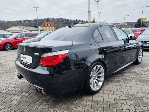 BMW M5 5.0 V10/373kW