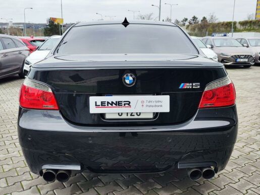 BMW M5 5.0 V10/373kW