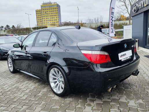 BMW M5 5.0 V10/373kW